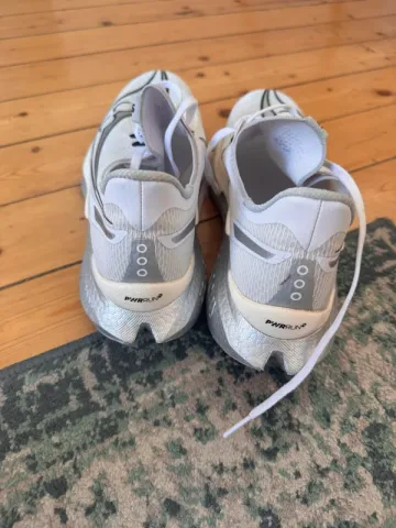 Saucony Endorphin Pro bike d'occasion — image 3 sur 5