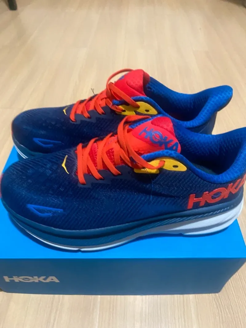Used Hoka Clifton 9 Running Shoes