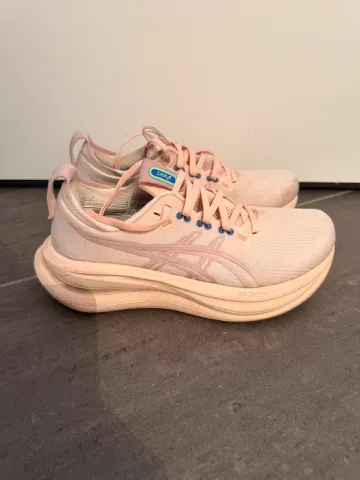 Used Asics Nimbus 26 bike — image 4 of 6