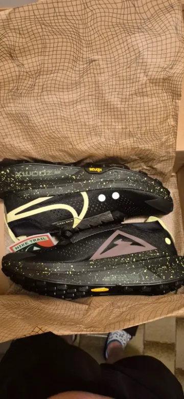 Used Ideal Nike ZoomX Zegama Trail 2 bike — image 7 of 9