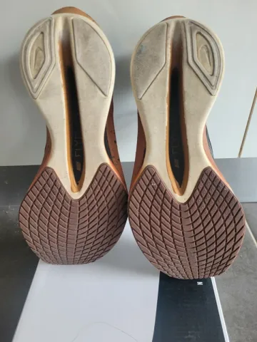 Used Nike ZoomX Vaporfly 4 bike — image 5 of 7
