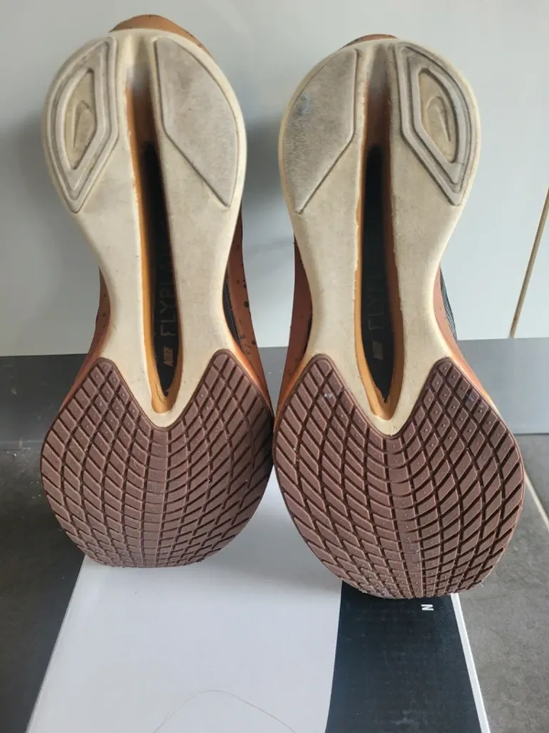 Used Nike ZoomX Vaporfly 4 bike — image 5 of 7