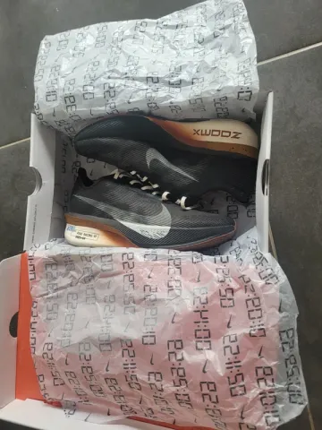 Used Nike ZoomX Vaporfly 4 bike — image 6 of 7