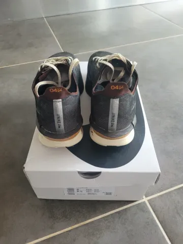 Used Nike ZoomX Vaporfly 4 bike — image 3 of 7
