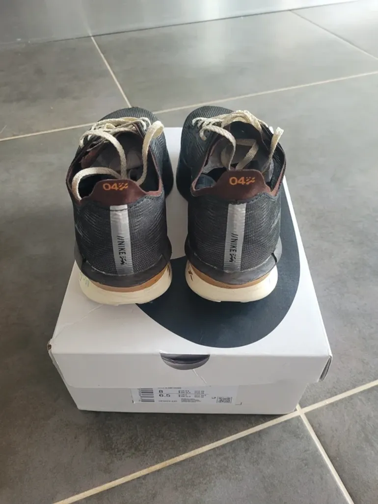 Used Nike ZoomX Vaporfly 4 bike — image 3 of 7