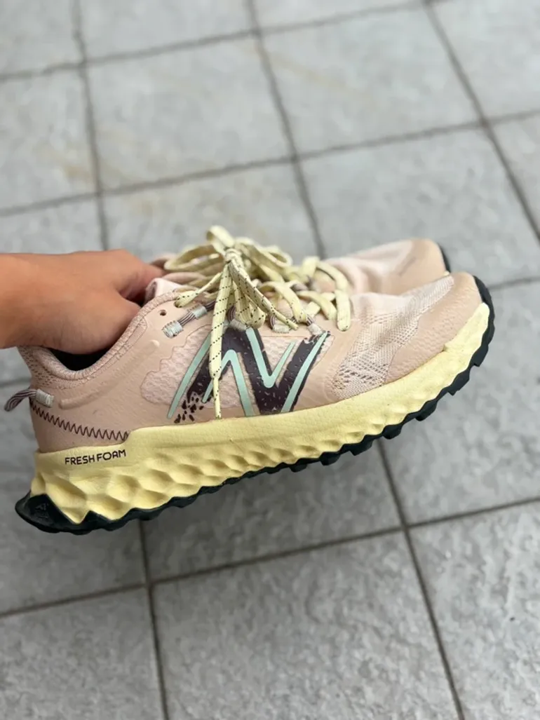 Used New Balance Fresh Foam Garoé bike — image 4 of 7
