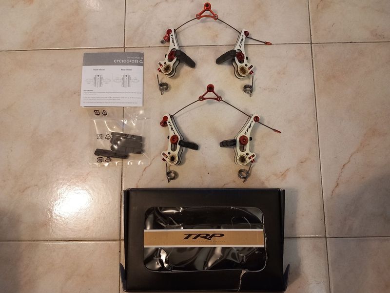 Použité Trp Revox Carbon Cantilever Brakes 2017 Brakes