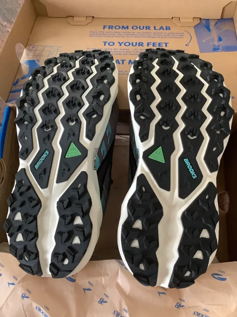 Used Brooks Cascadia 19 bike — image 5 of 5