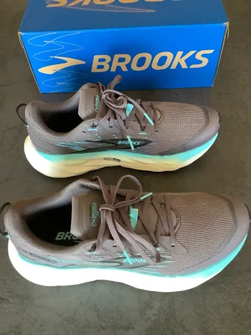 Used Brooks Cascadia 19 bike — image 3 of 5