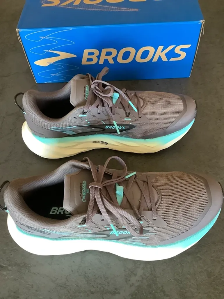 Used Brooks Cascadia 19 bike — image 3 of 5