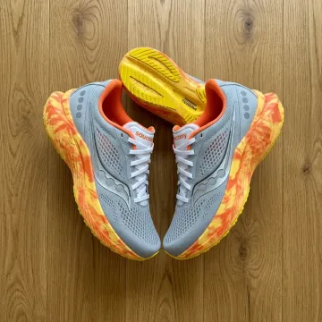Used Saucony Orange Running Shoes bike — image 1 of 3