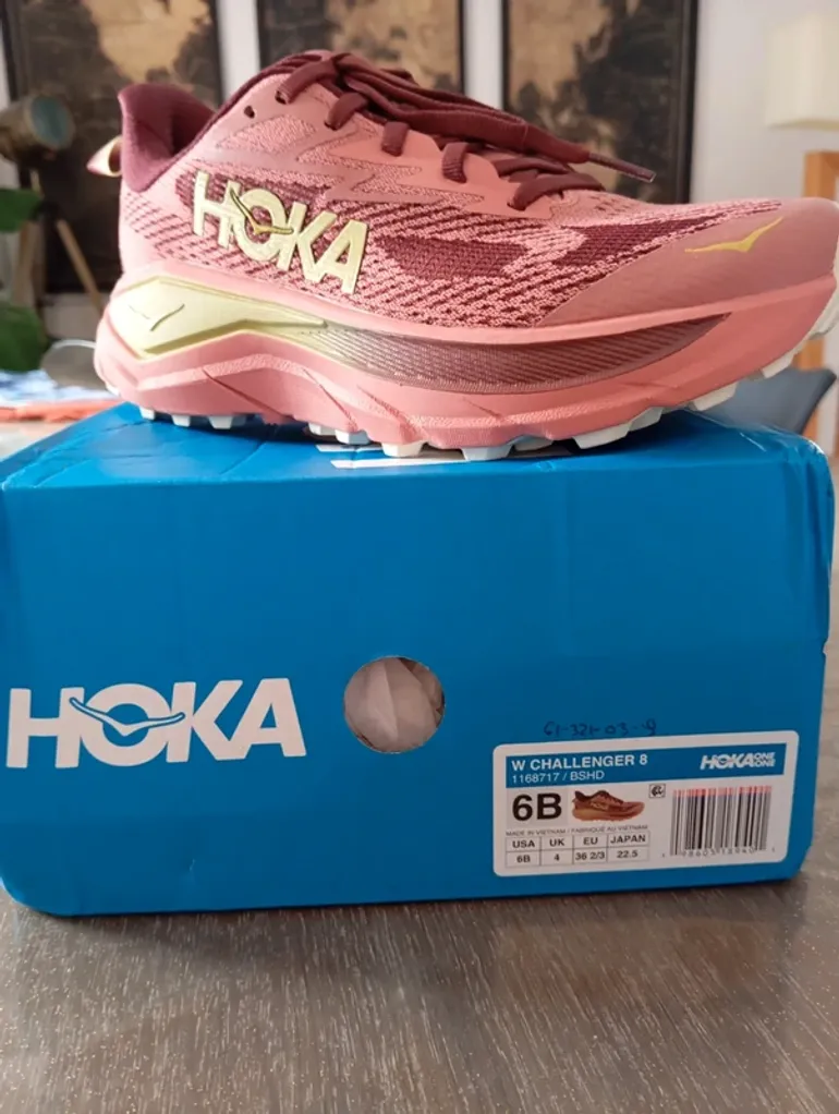 Used Hoka Challenger 8 bike — image 1 of 6