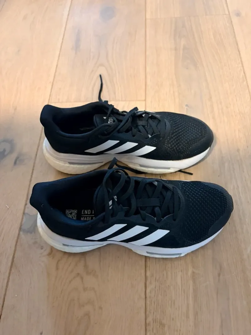 Used Adidas shoes Running Shoes