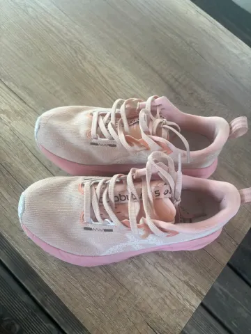 Käytetty Asics Novablast 5 bike — kuva 3 / 6