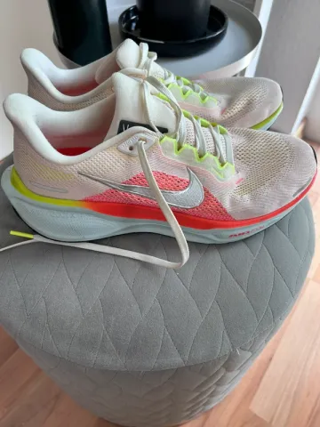 Used Nike Laufschuhe bike — image 1 of 3
