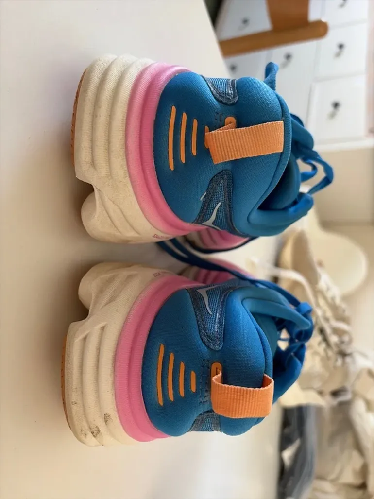Used Hoka Running Shoes bike — image 3 of 12