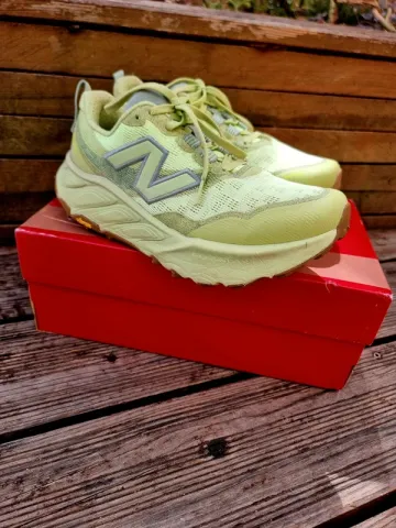 Używany New Balance Hierro V9 bike — zdjęcie 3 z 8