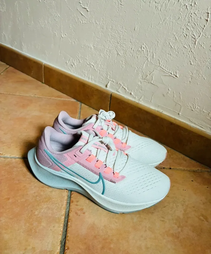 Used Pegasus Air Zoom 38 Running Shoes