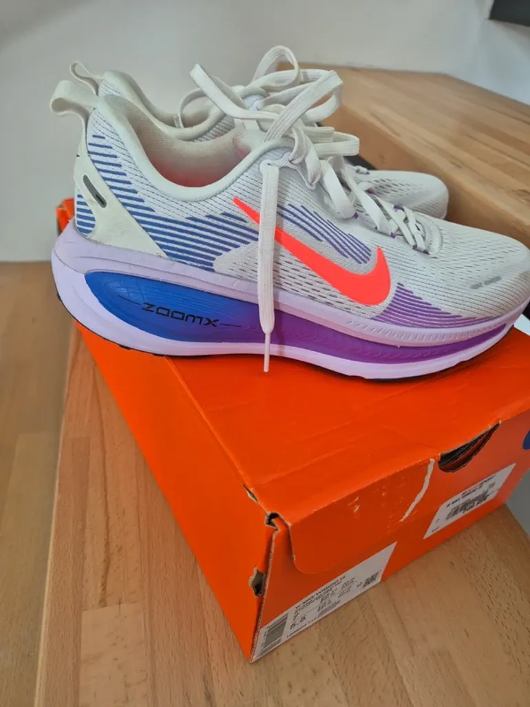 Used Nike Vomero 18 bike — image 4 of 5