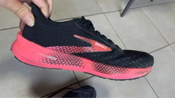 Used Brooks Running Shoes bike — image 3 of 6