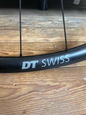 Used Dt Swiss Performance LN 2025 bike — image 2 of 12