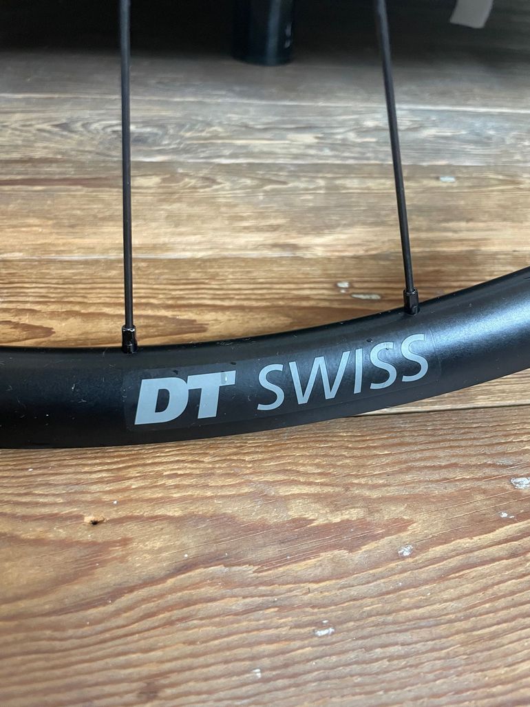 Used Dt Swiss Performance LN 2025 bike — image 2 of 12