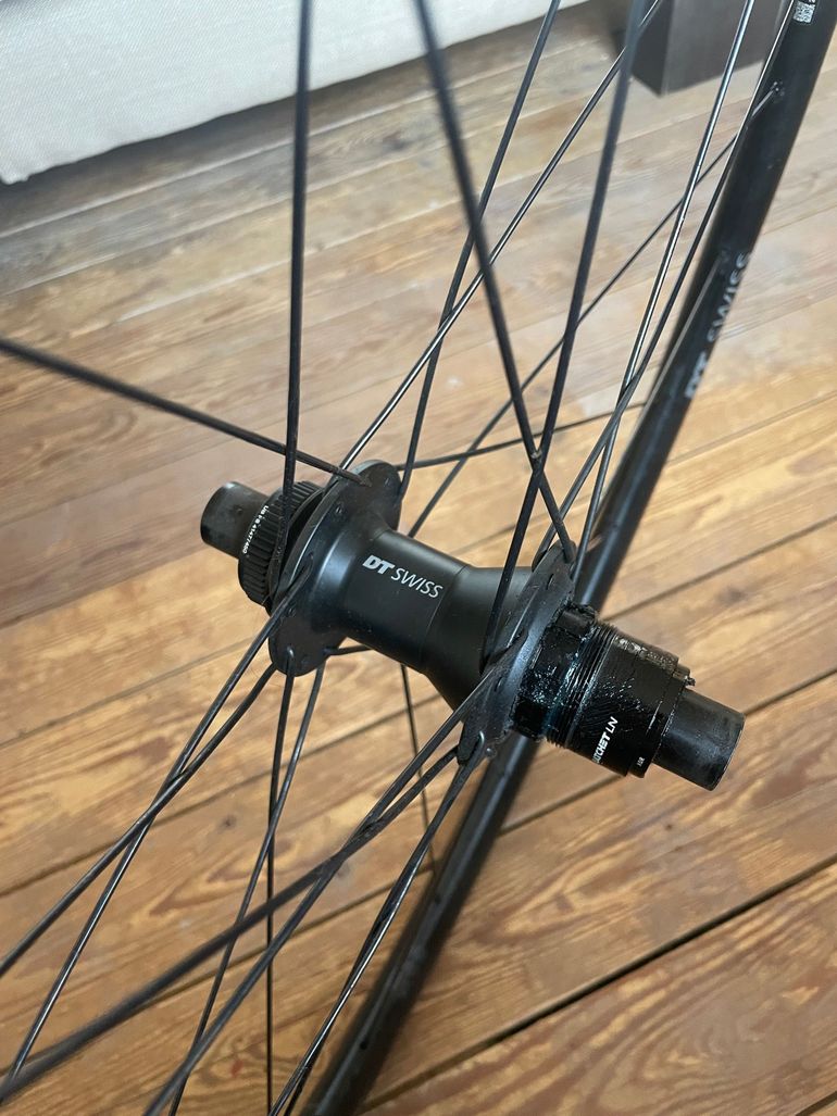 Used Dt Swiss Performance LN 2025 bike — image 6 of 12
