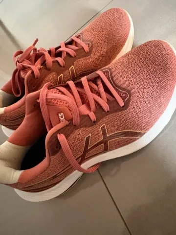 Used Asics Running Shoes bike — image 1 of 3
