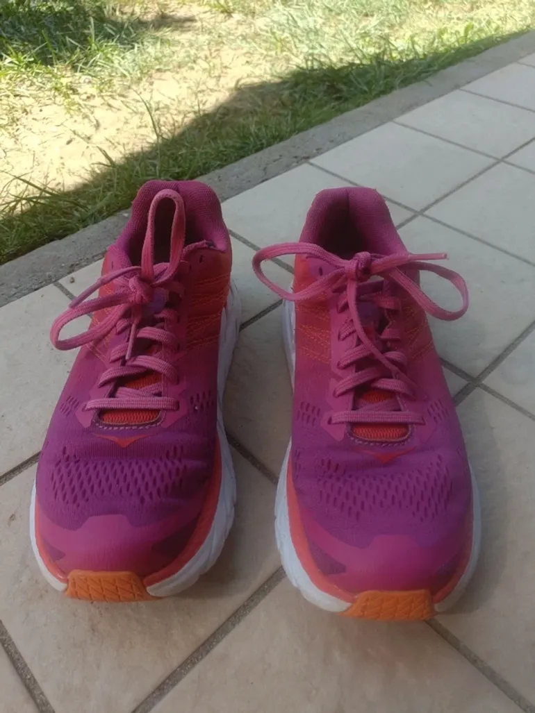 Used Hoka Clifton 6 bike — image 2 of 9
