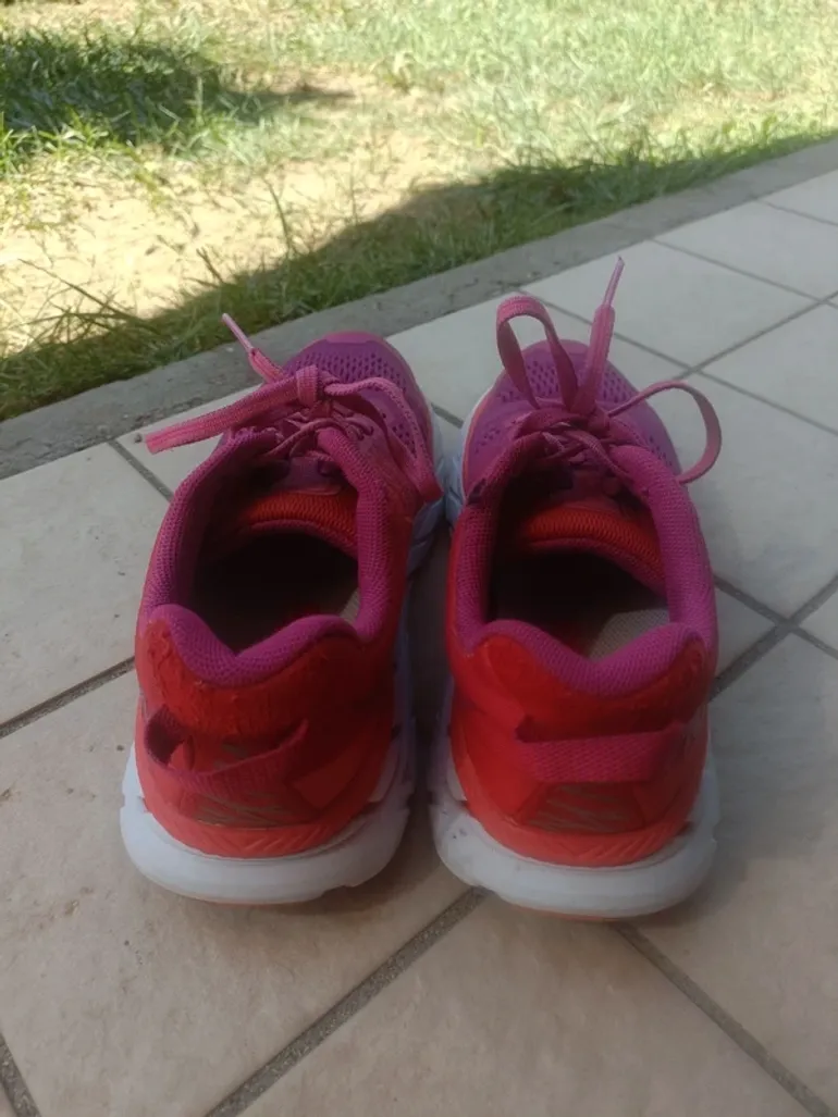 Used Hoka Clifton 6 bike — image 9 of 9