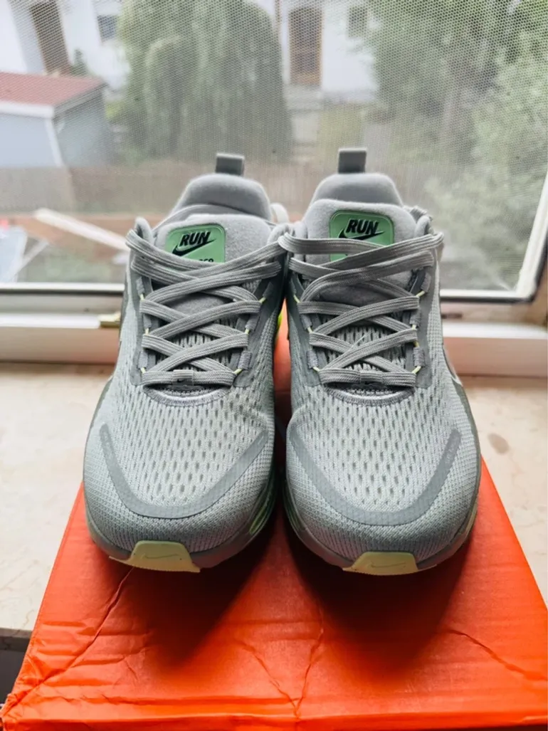 Tweedehands Nike Vomero 18 bike — afbeelding 4 van 11