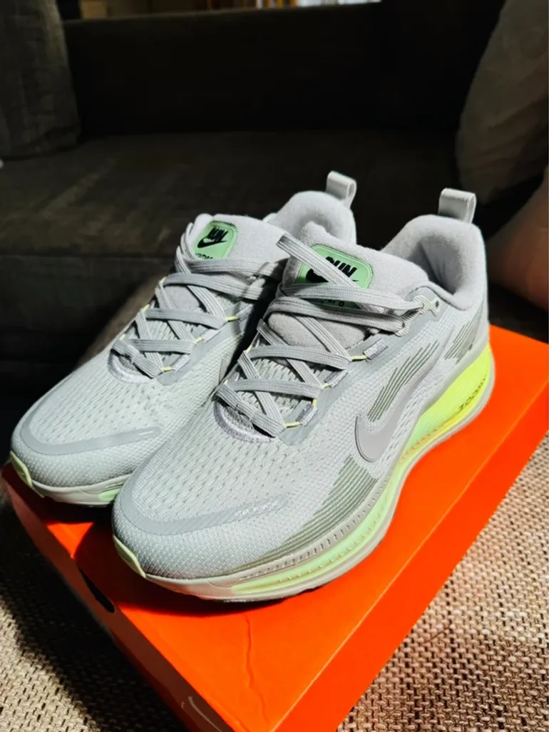 Tweedehands Nike Vomero 18 bike — afbeelding 11 van 11