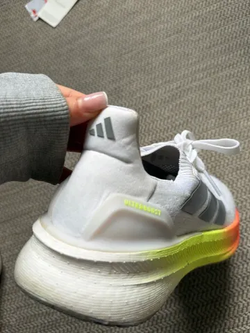Adidas Ultra Boost bike d'occasion — image 3 sur 3