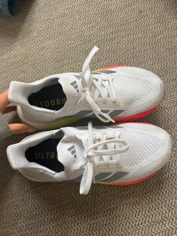 Adidas Ultra Boost bike d'occasion — image 1 sur 3