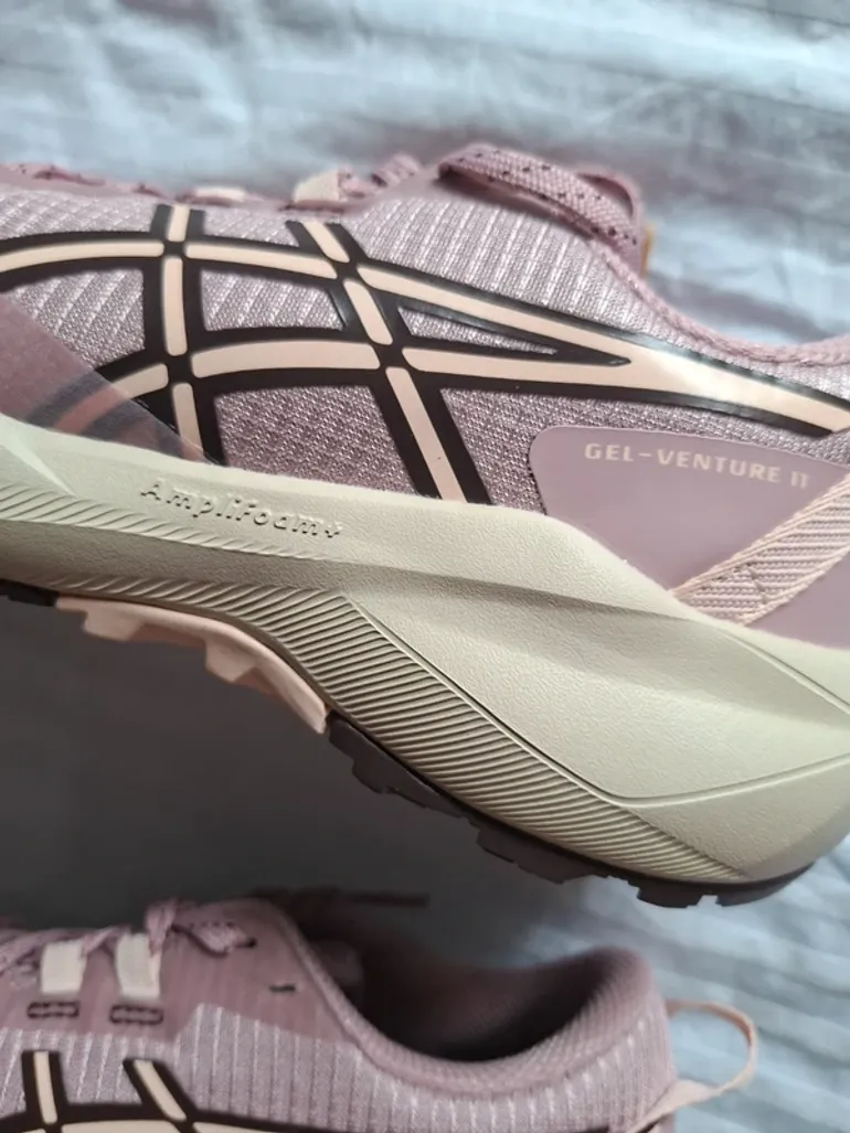 Used Asics Gel venture 11 bike — image 6 of 7