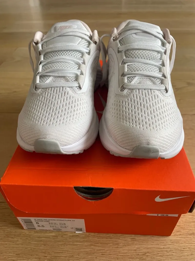 Used Nike Air Zoom Structure 24 Running Shoes
