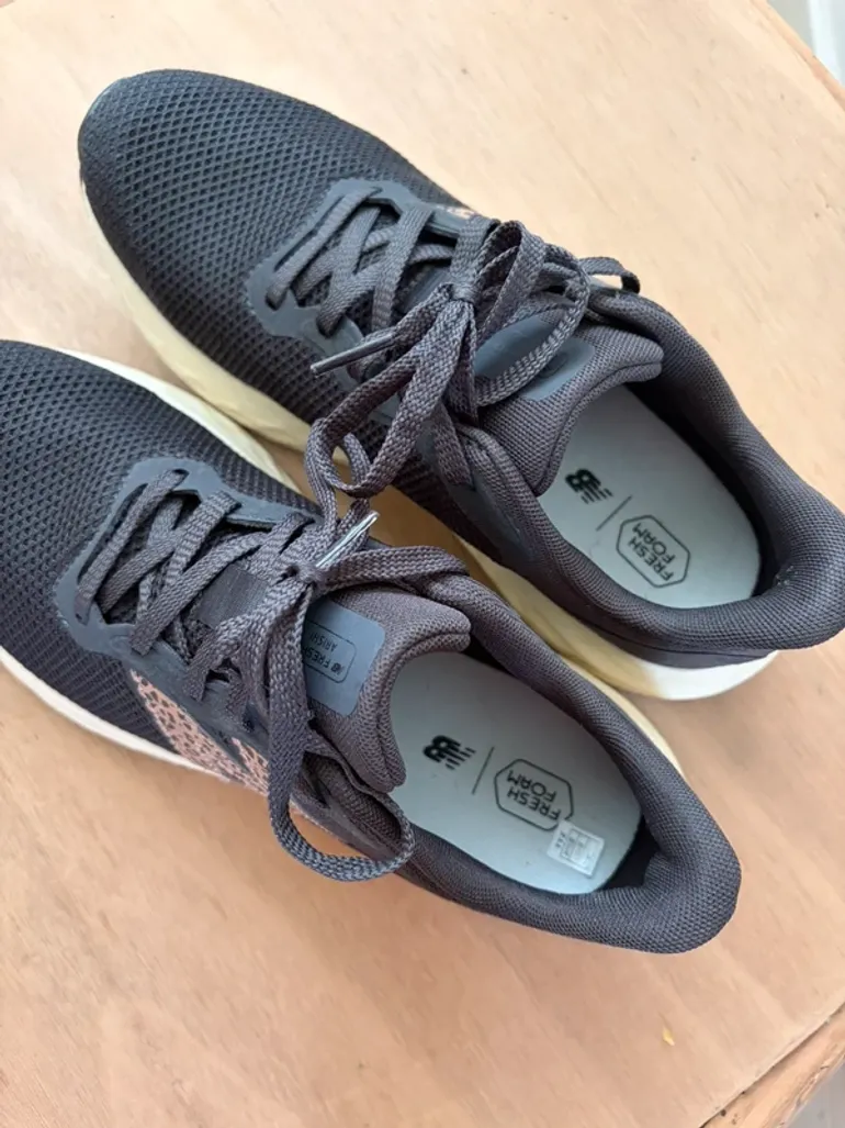 Used New Balance Sneakers bike — image 2 of 5