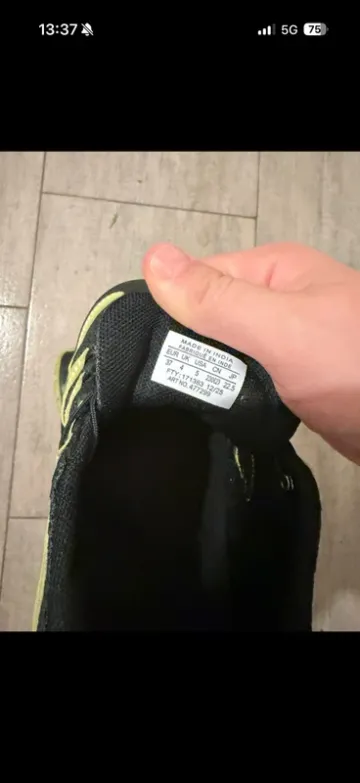 Used Salomon Hiking Shoes bike — image 5 of 7