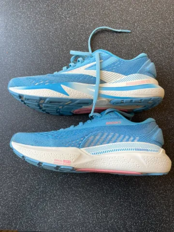 Used Brooks Adrenaline 24 GTS bike — image 3 of 6
