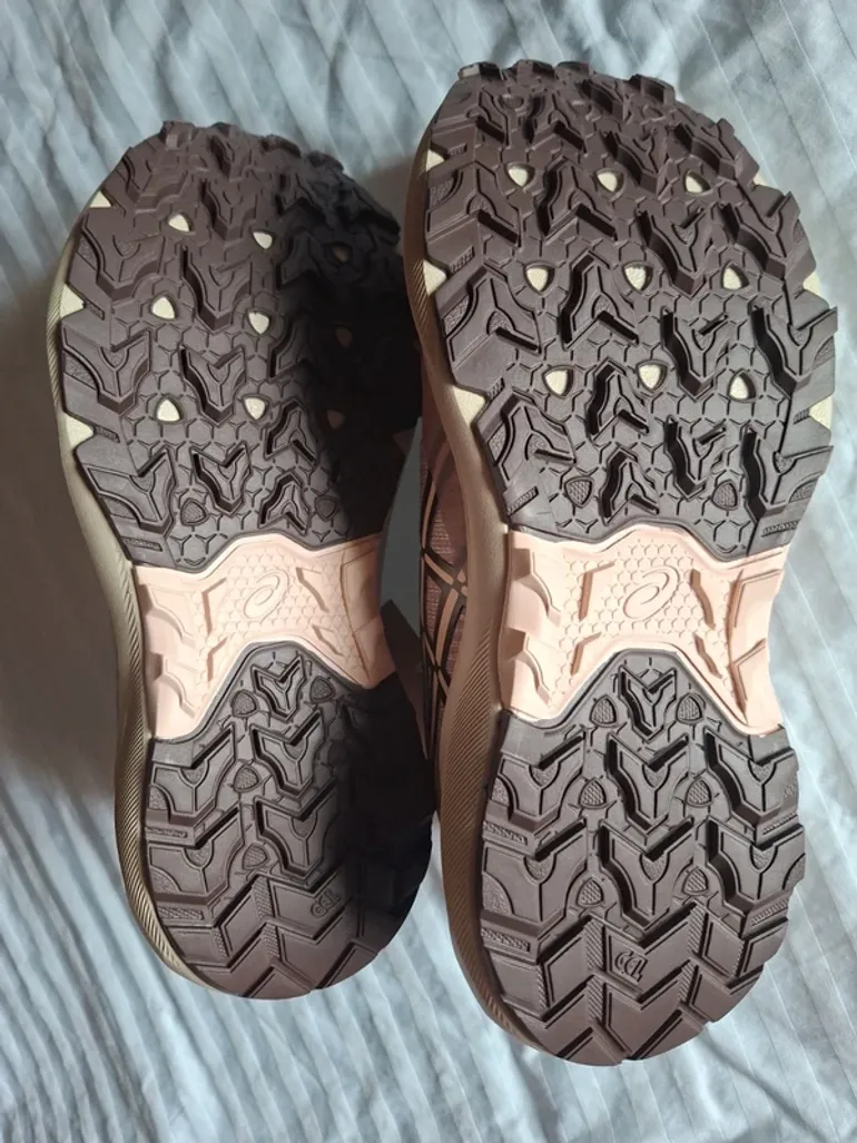 Used Asics Gel venture 11 bike — image 5 of 7