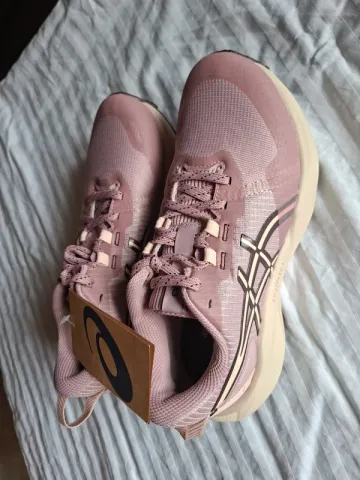 Used Asics Gel venture 11 bike — image 3 of 7