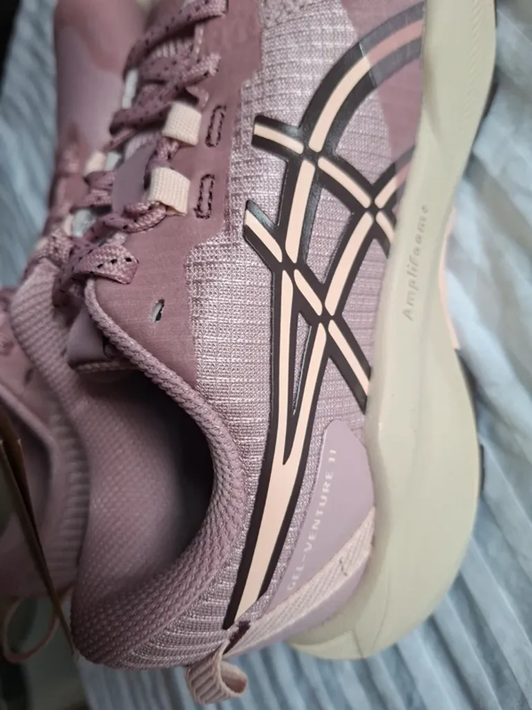 Used Asics Gel venture 11 bike — image 4 of 7