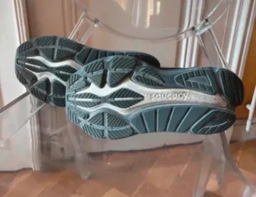 Used Saucony Hurricane bike — image 6 of 6