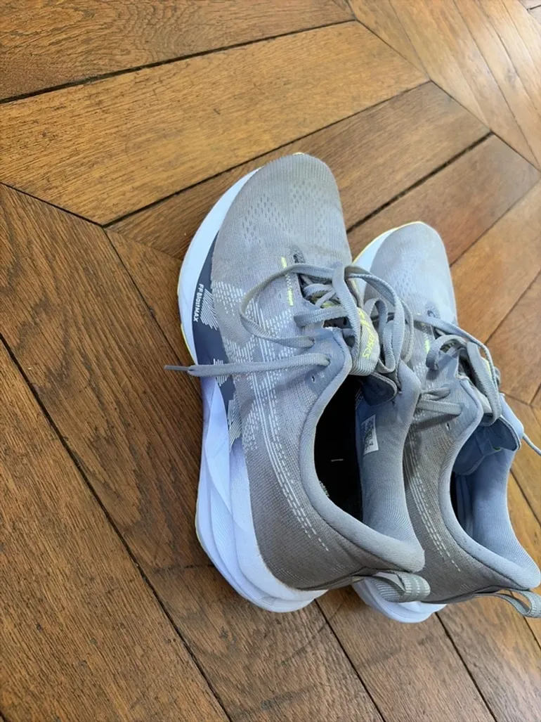 Käytetty Asics Novablast 5 bike — kuva 2 / 3