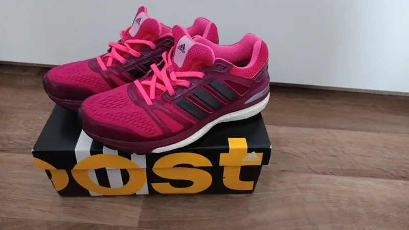 Použité Supernova Sequence 7 Running Shoes