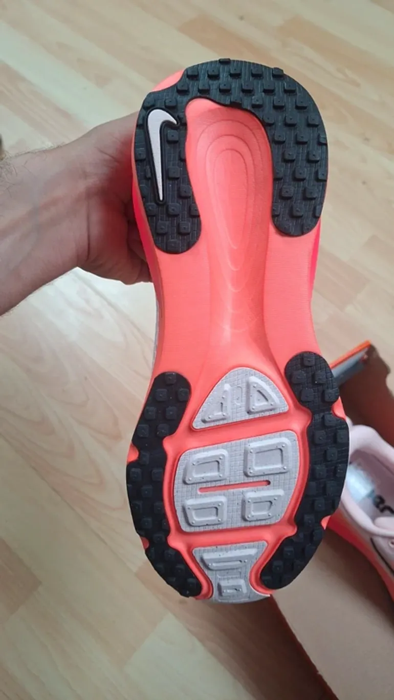 Used Nike Vomero 18 bike — image 4 of 5