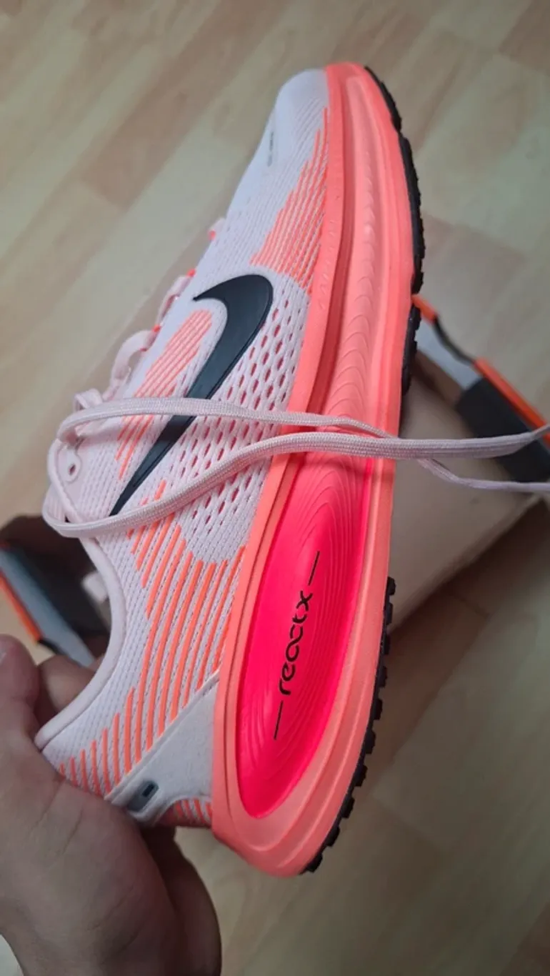 Used Nike Vomero 18 bike — image 2 of 5