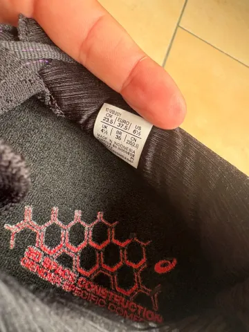 Used Asics Gel Nimbus 24 bike — image 5 of 7