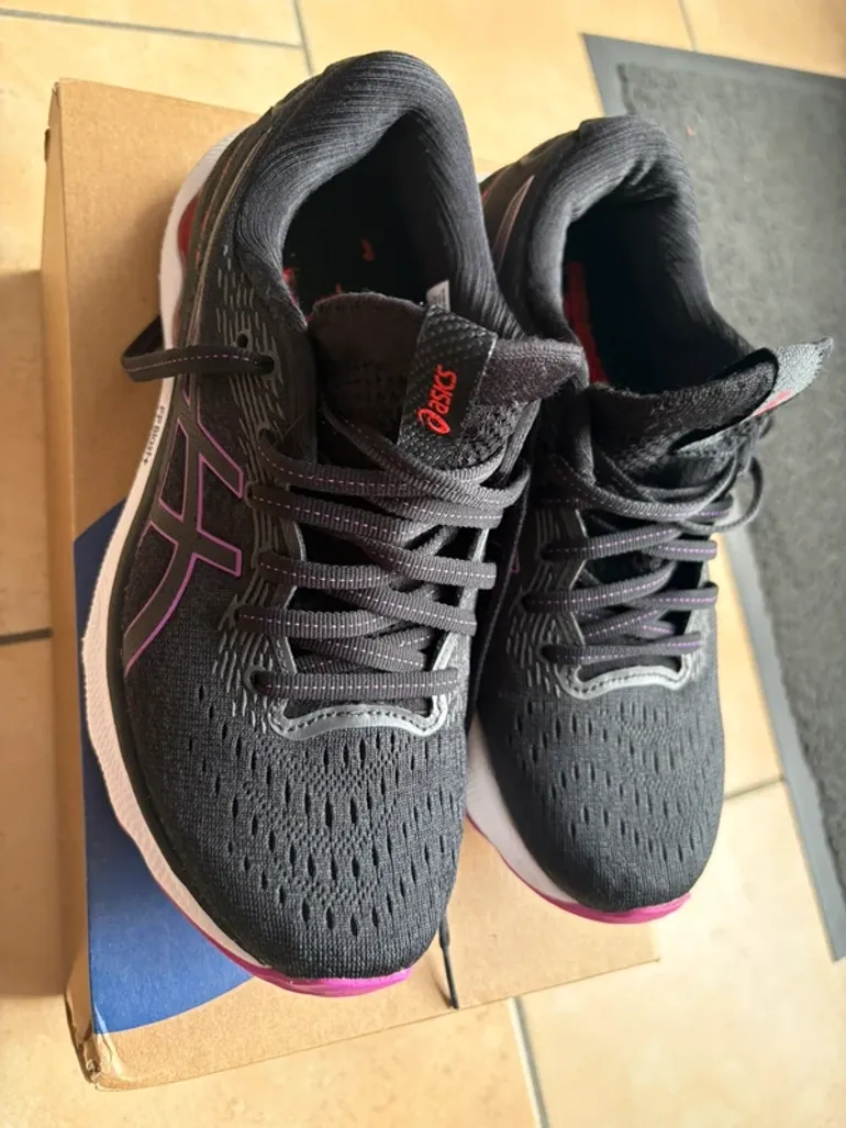 Used Asics Gel Nimbus 24 bike — image 7 of 7