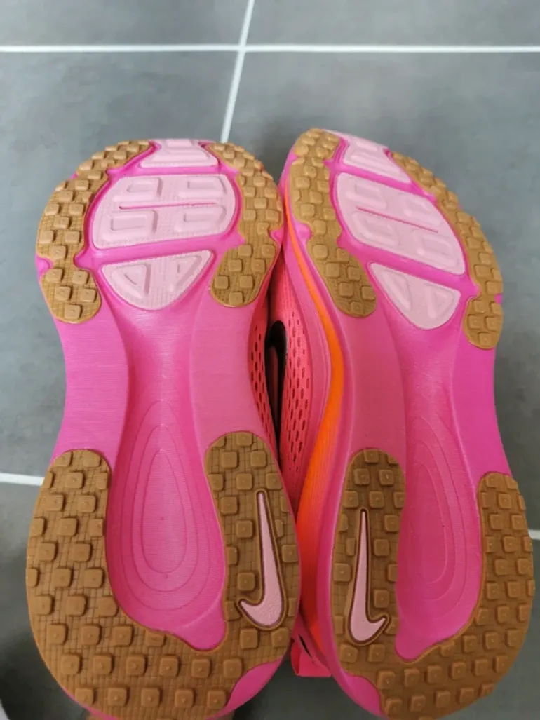 Tweedehands Nike Vomero 18 bike — afbeelding 10 van 12